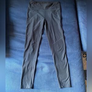 OUTDOOR VOICES 3/4 Warmup Leggings Black Women’s Size Medium